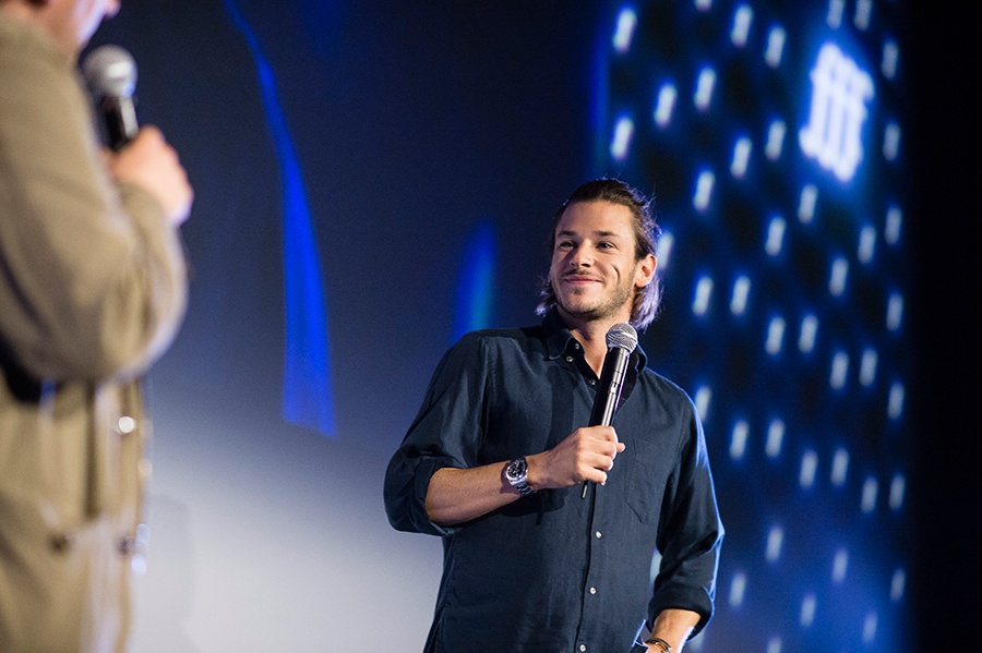 © MeyerKangangi.com