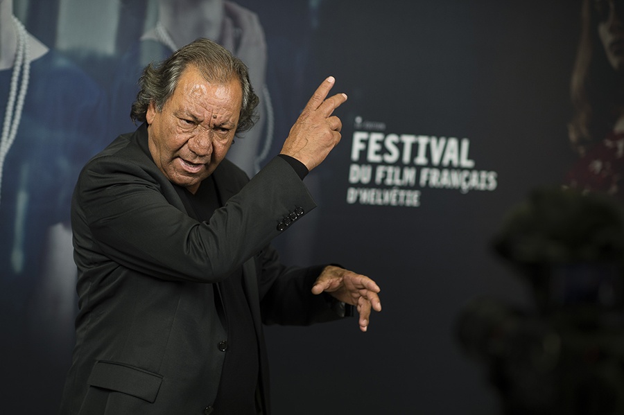 © MeyerKangangi.com