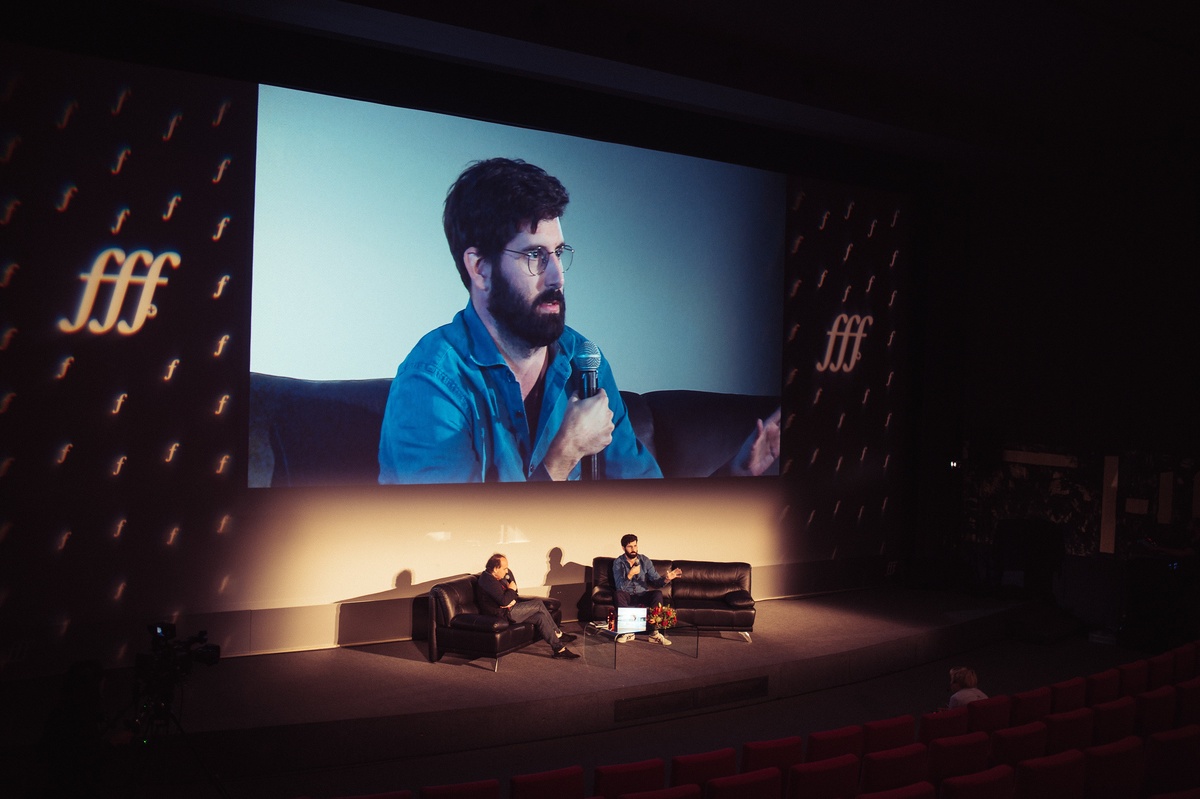 JOURNÉE ROUGE | dimanche | Ceux qui travaillent