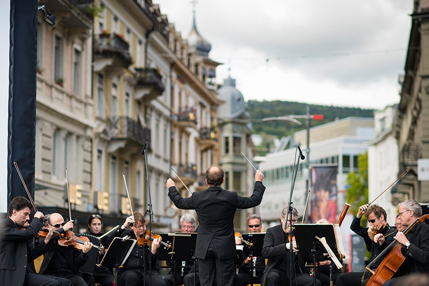 © MeyerKangangi.com