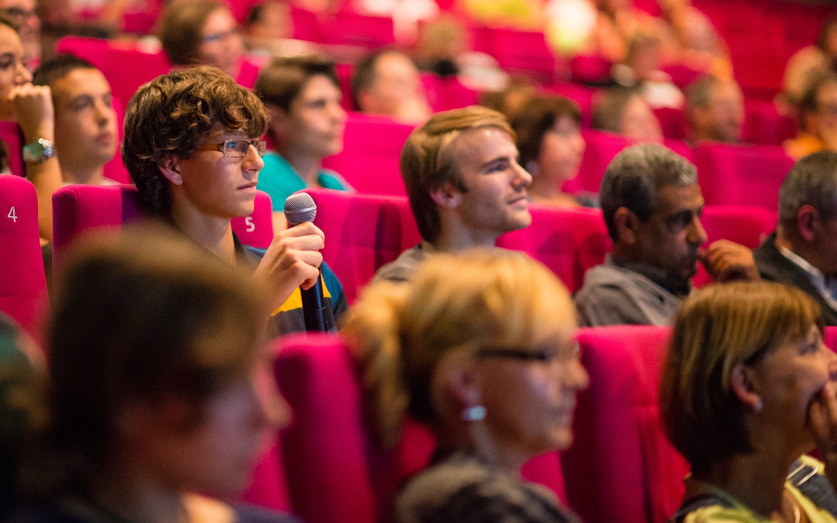 © MeyerKangangi.com