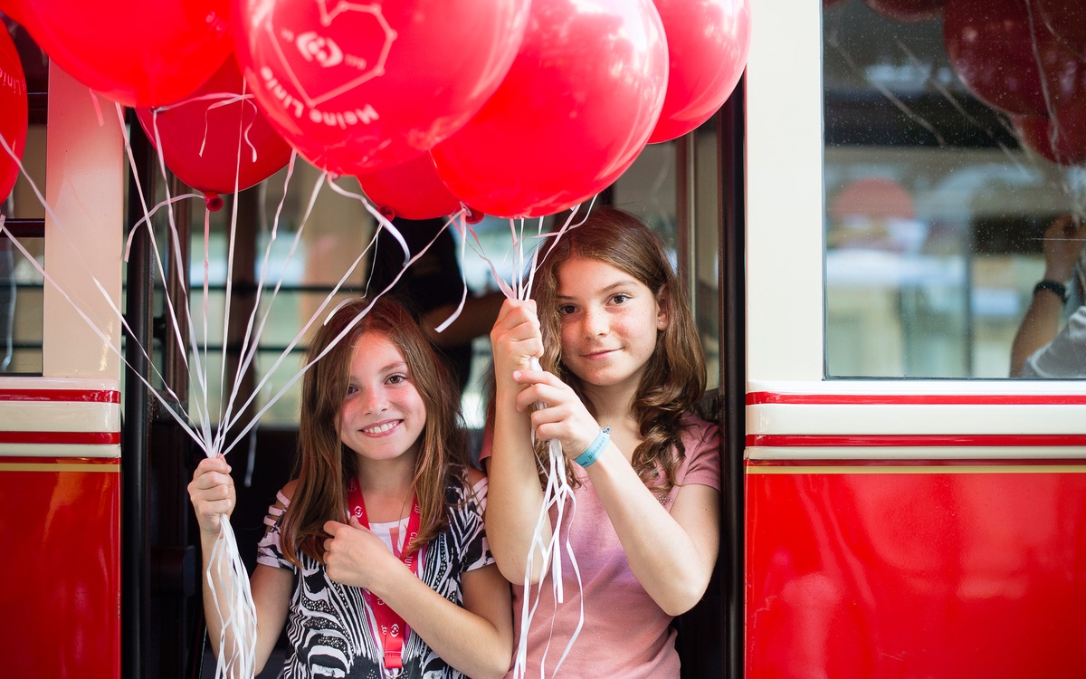 © MeyerKangangi.com