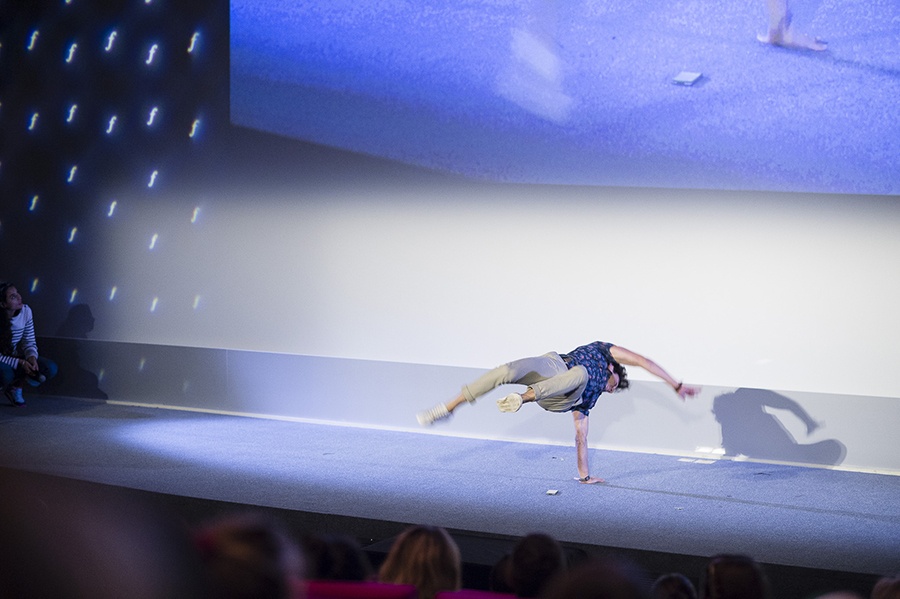 © MeyerKangangi.com