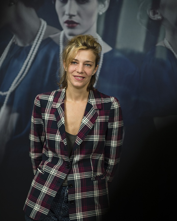 © MeyerKangangi.com