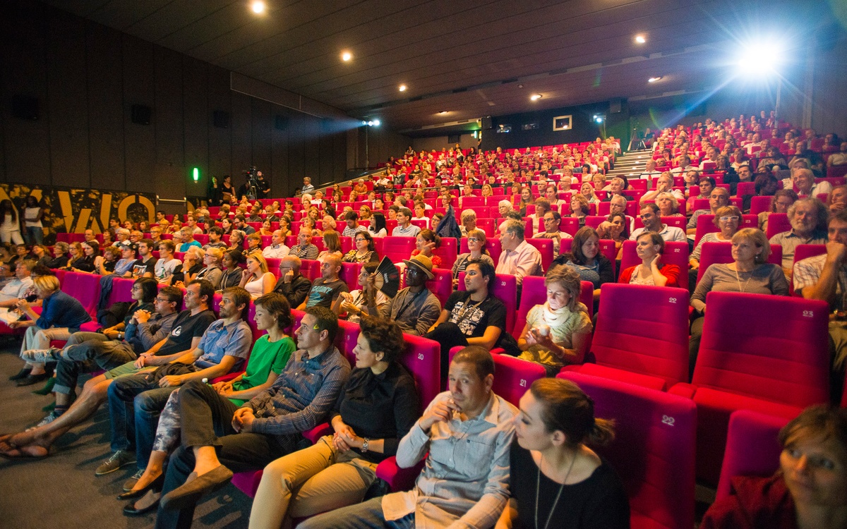 © MeyerKangangi.com