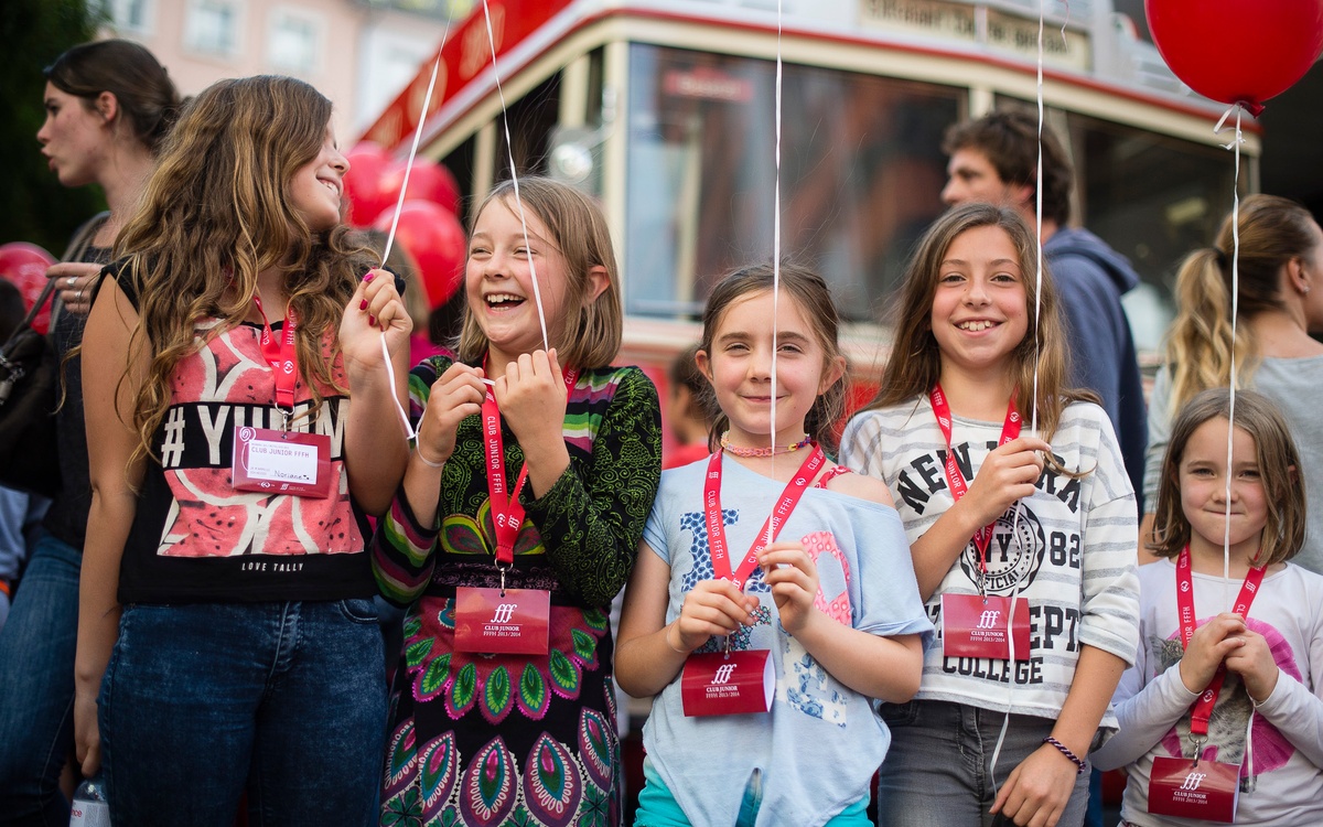 © MeyerKangangi.com